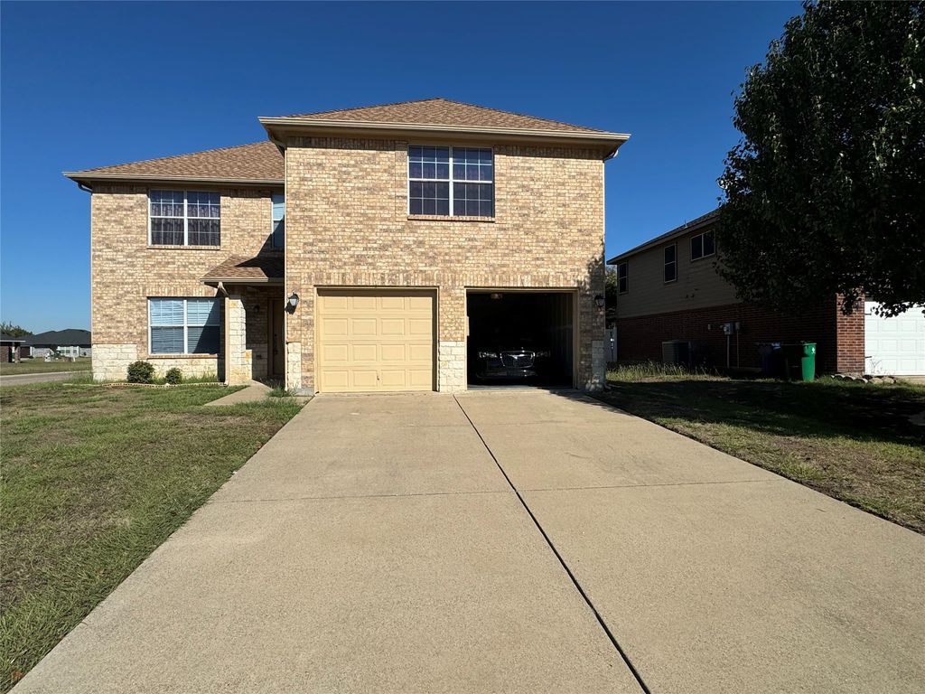 221 Blue Roan Drive, Waxahachie, TX 75165