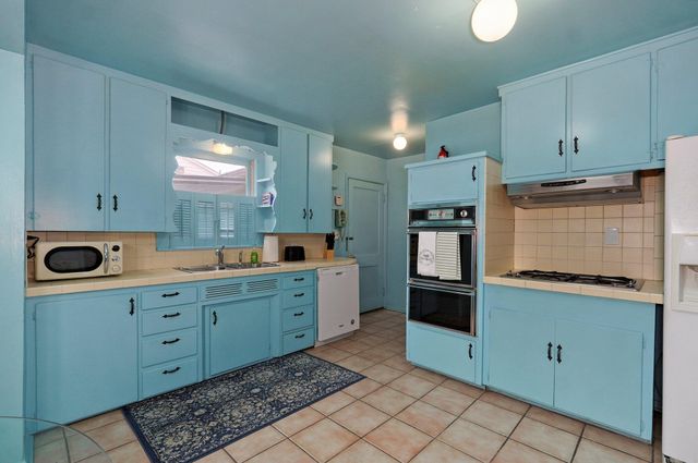 1026 W Portland Street, Springfield, MO 65807