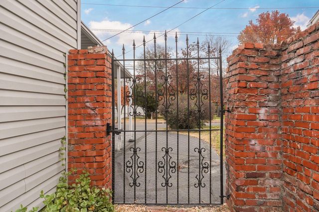 1026 W Portland Street, Springfield, MO 65807