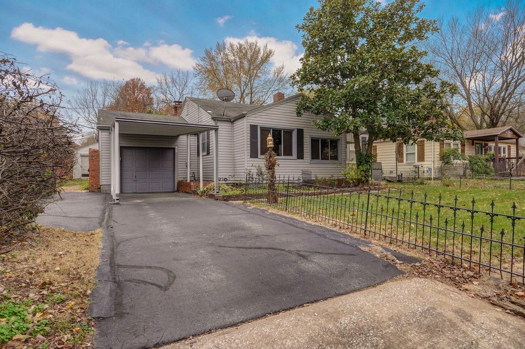 1026 W Portland Street, Springfield, MO 65807