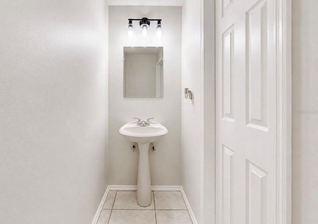 2316 FLETCHERS POINT CIRCLE, Tampa, FL 33613
