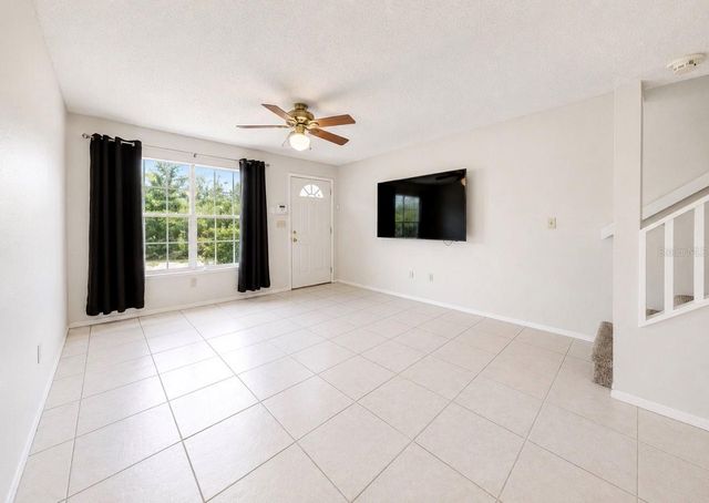2316 FLETCHERS POINT CIRCLE, Tampa, FL 33613
