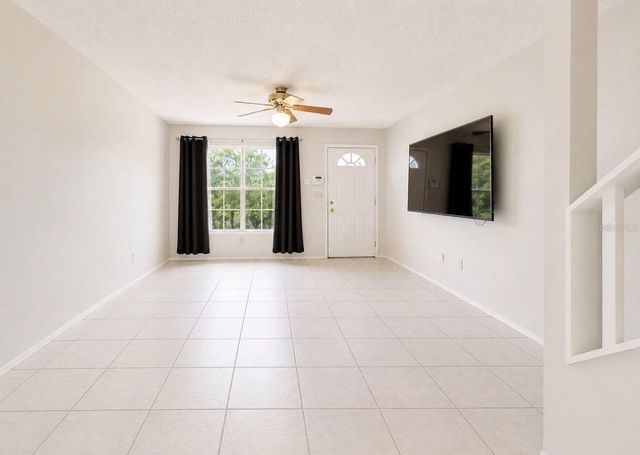 2316 FLETCHERS POINT CIRCLE, Tampa, FL 33613
