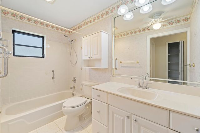 4675 ROBINWOOD Circle A, Boynton Beach, FL 33436