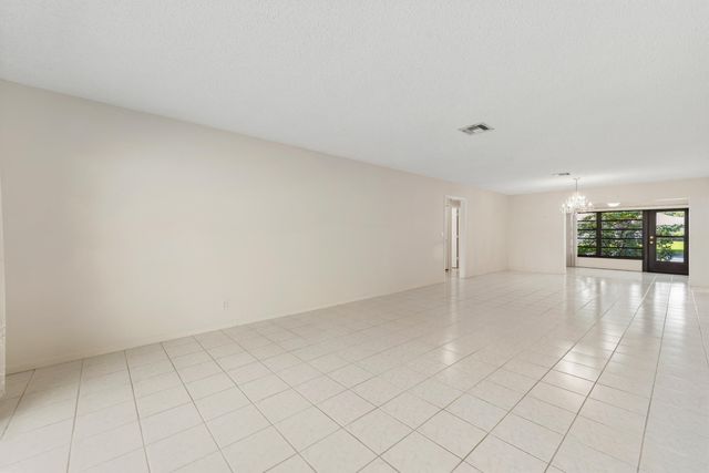 4675 ROBINWOOD Circle A, Boynton Beach, FL 33436