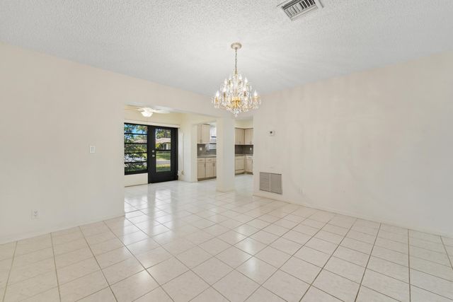 4675 ROBINWOOD Circle A, Boynton Beach, FL 33436