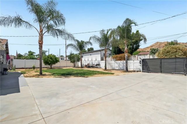 10065 Foothill, Lakeview Terrace, CA 91342