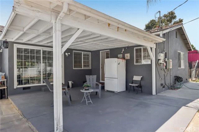 10065 Foothill, Lakeview Terrace, CA 91342