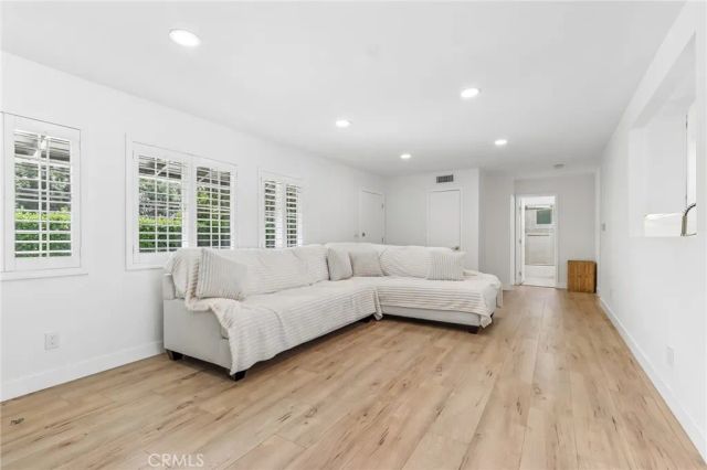 10065 Foothill, Lakeview Terrace, CA 91342