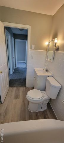 20462 Kingsville Street, Harper Woods, MI 48225