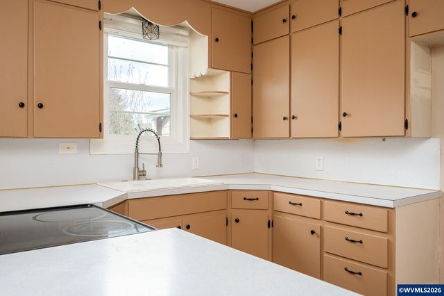 1520 N Maple St, Canby, OR 97013