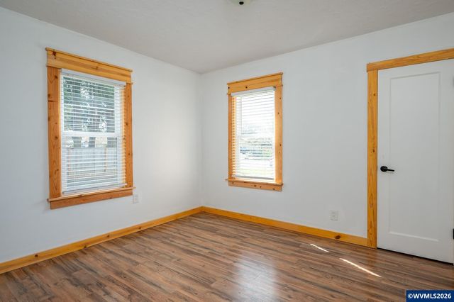 1520 N Maple St, Canby, OR 97013