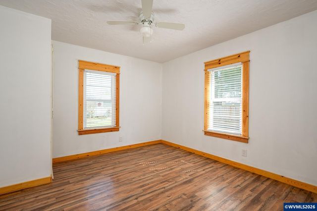 1520 N Maple St, Canby, OR 97013