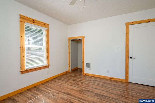 1520 N Maple St, Canby, OR 97013