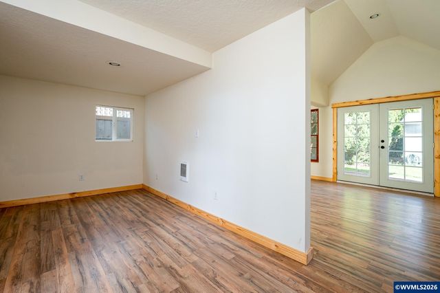 1520 N Maple St, Canby, OR 97013