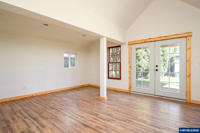 1520 N Maple St, Canby, OR 97013