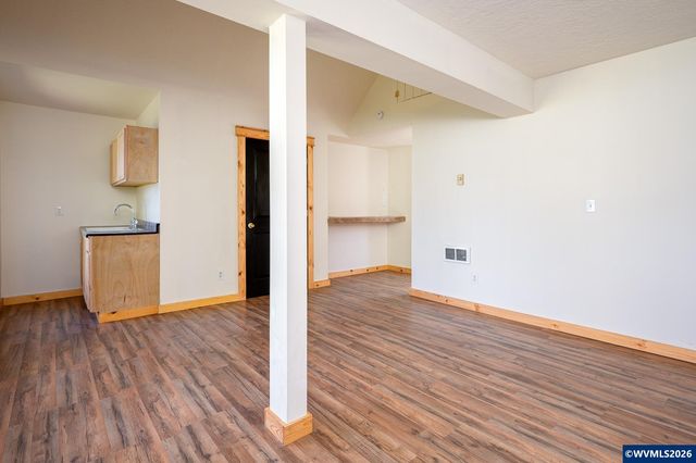 1520 N Maple St, Canby, OR 97013