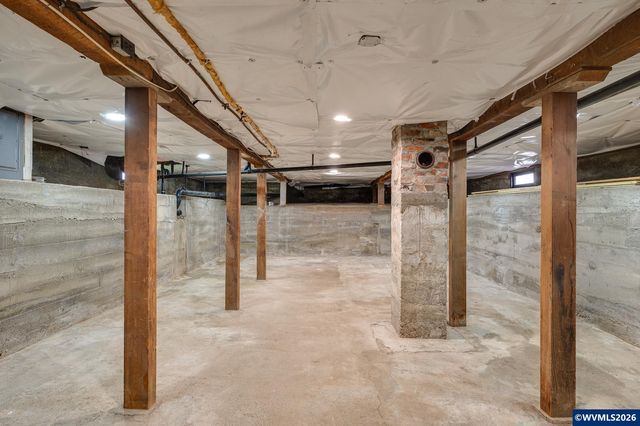 1520 N Maple St, Canby, OR 97013