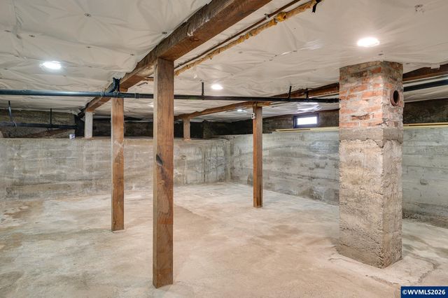 1520 N Maple St, Canby, OR 97013