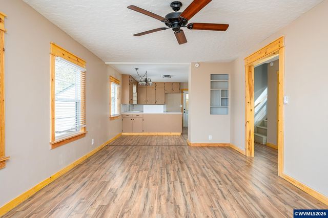 1520 N Maple St, Canby, OR 97013