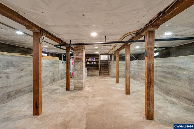 1520 N Maple St, Canby, OR 97013