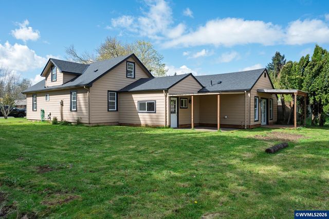 1520 N Maple St, Canby, OR 97013