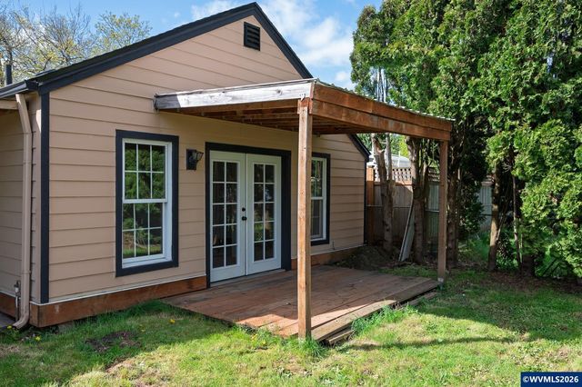 1520 N Maple St, Canby, OR 97013