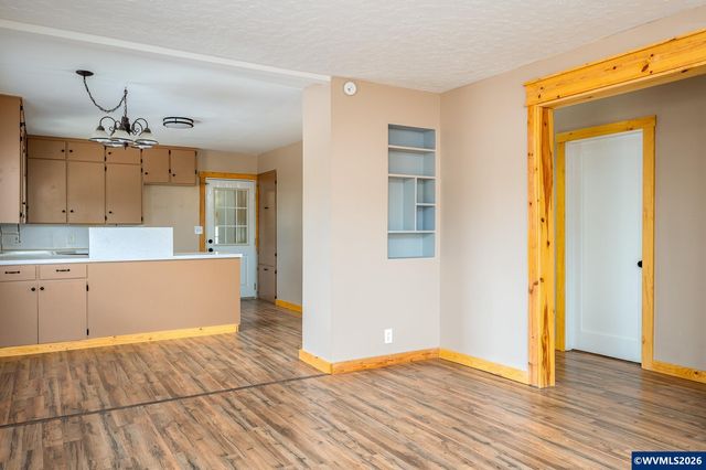 1520 N Maple St, Canby, OR 97013