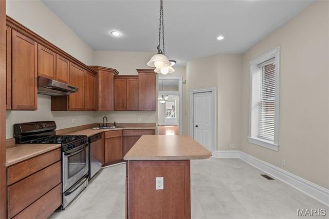 2805 Wyoming Street, St Louis, MO 63118