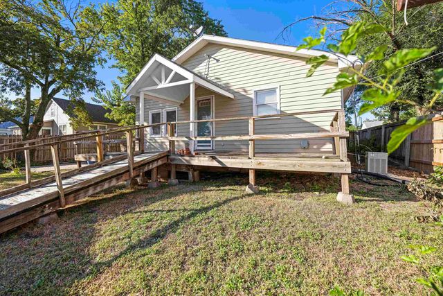 119 SW 6th St, Newton, KS 67114