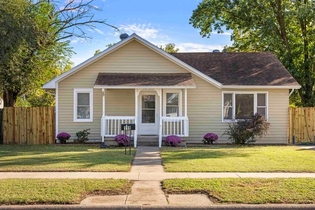 119 SW 6th St, Newton, KS 67114