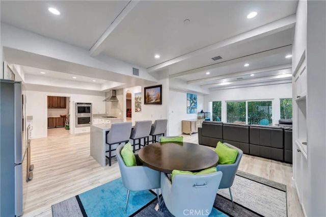 4330 Alhama Dr, Woodland Hills, CA 91364