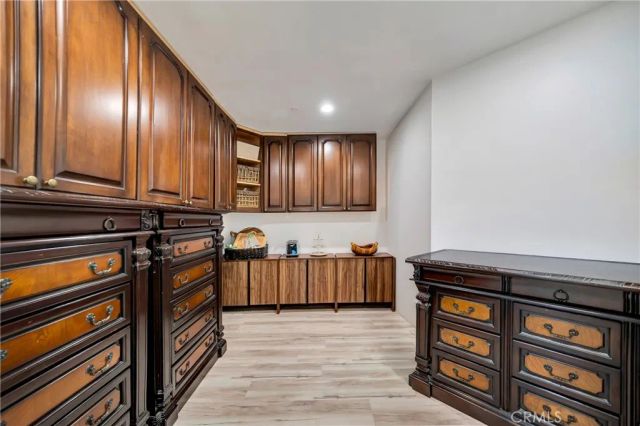 4330 Alhama Dr, Woodland Hills, CA 91364