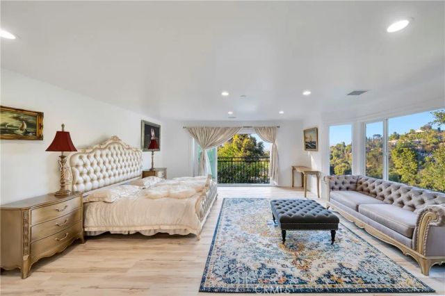 4330 Alhama Dr, Woodland Hills, CA 91364