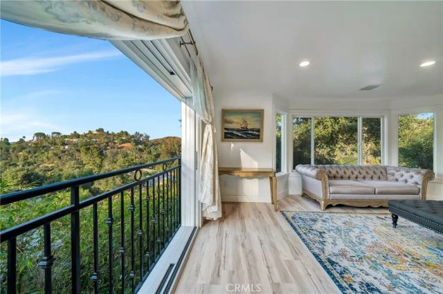 4330 Alhama Dr, Woodland Hills, CA 91364