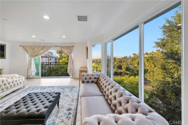 4330 Alhama Dr, Woodland Hills, CA 91364