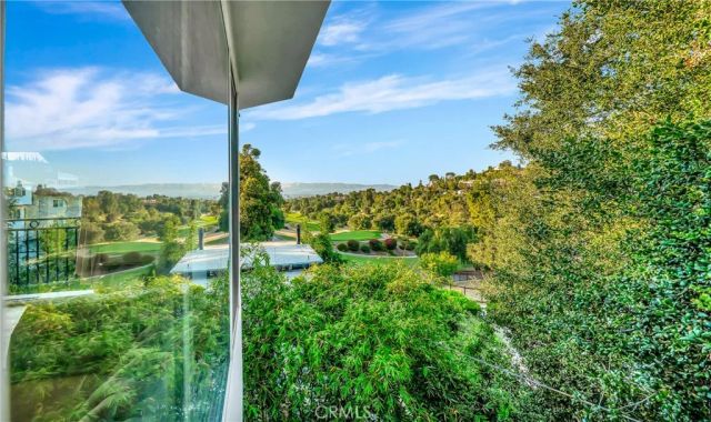 4330 Alhama Dr, Woodland Hills, CA 91364