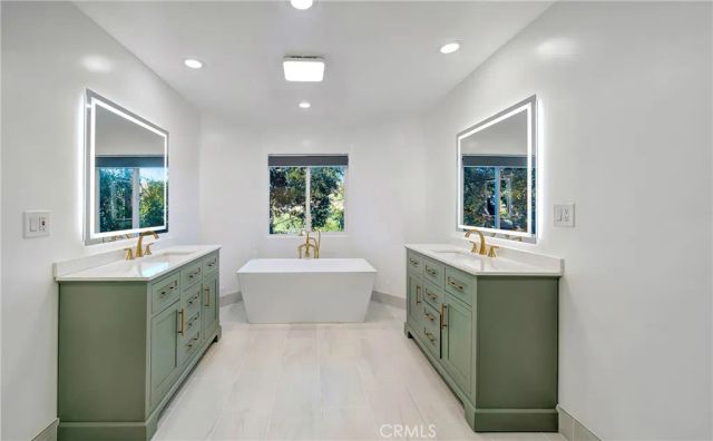 4330 Alhama Dr, Woodland Hills, CA 91364