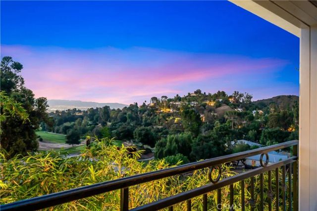 4330 Alhama Dr, Woodland Hills, CA 91364