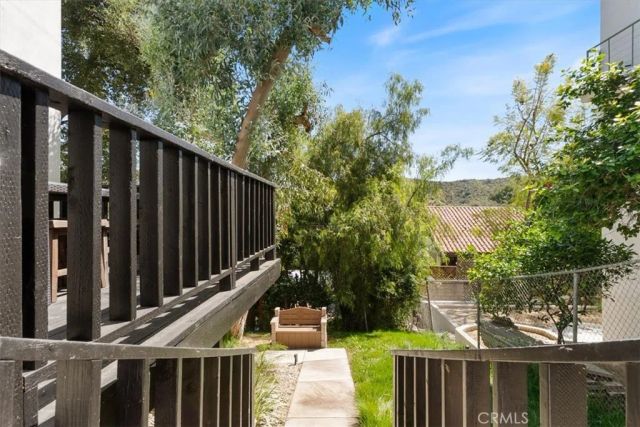 4330 Alhama Dr, Woodland Hills, CA 91364