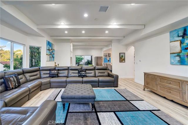 4330 Alhama Dr, Woodland Hills, CA 91364