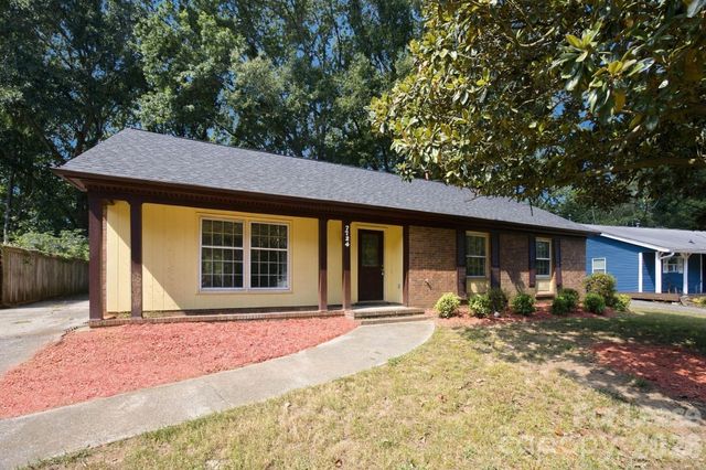 7724 Winterset Drive, Charlotte, NC 28270