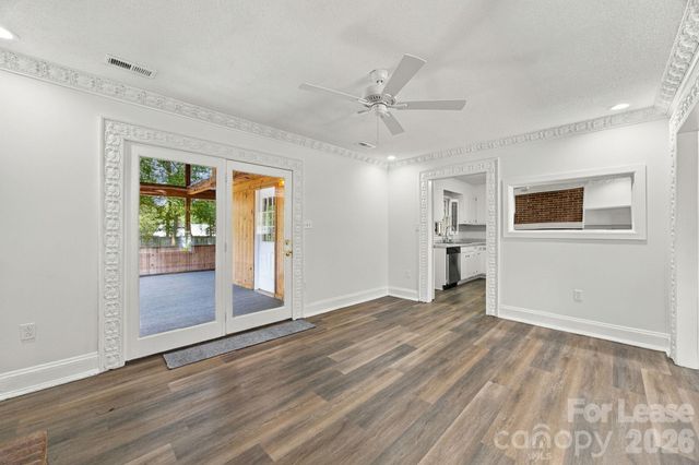 7724 Winterset Drive, Charlotte, NC 28270