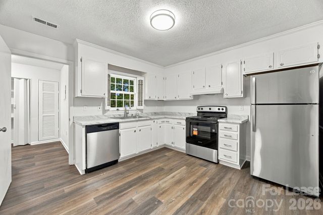 7724 Winterset Drive, Charlotte, NC 28270