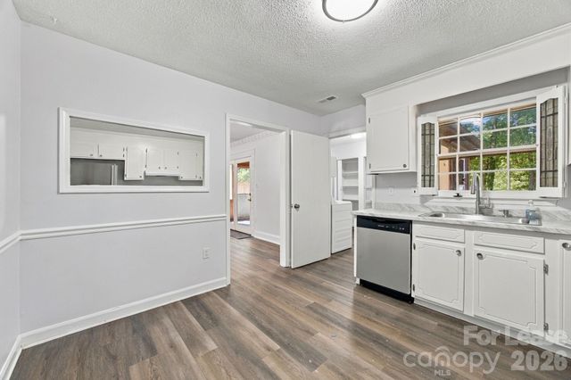 7724 Winterset Drive, Charlotte, NC 28270