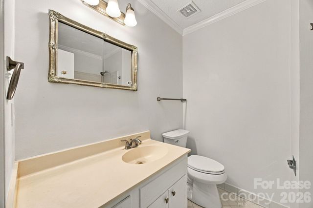7724 Winterset Drive, Charlotte, NC 28270