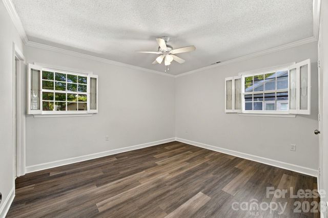 7724 Winterset Drive, Charlotte, NC 28270
