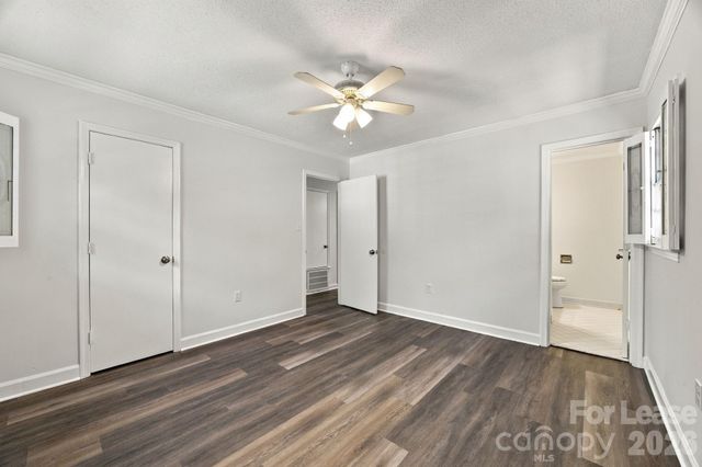 7724 Winterset Drive, Charlotte, NC 28270