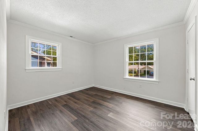 7724 Winterset Drive, Charlotte, NC 28270