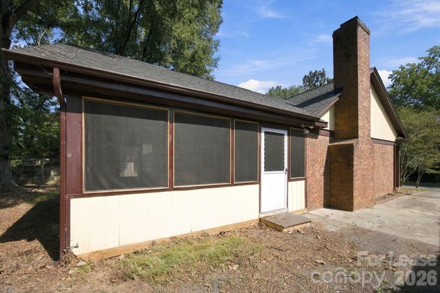 7724 Winterset Drive, Charlotte, NC 28270
